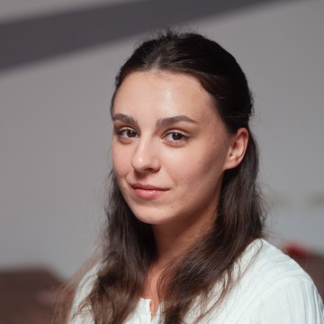 Менеджер Анастасия Попова 